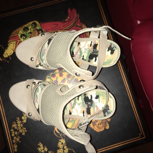 Kenneth Cole Reaction “Know Shot” Dress Sandals - Picture 3 of 4